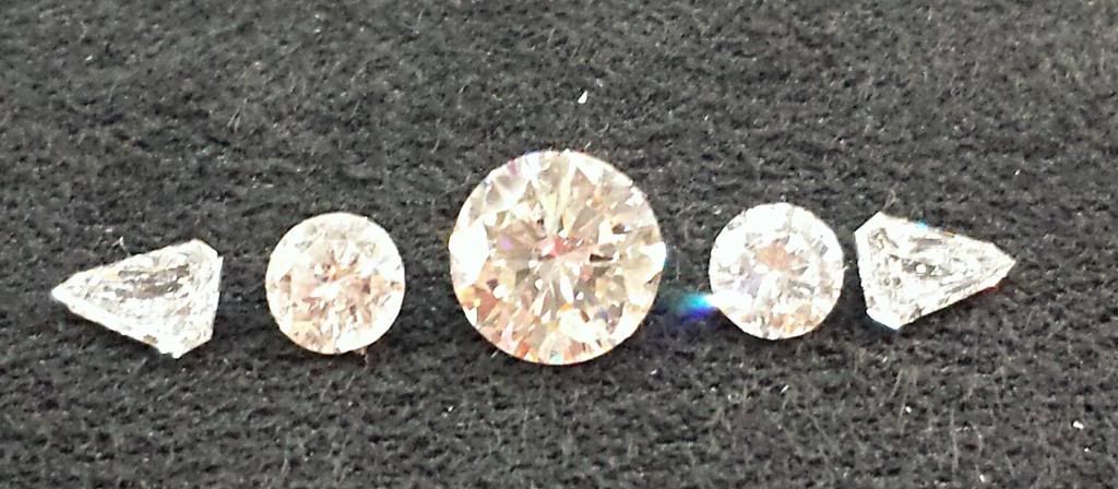 Sparkly eye candy found at thefacetlounge.com!