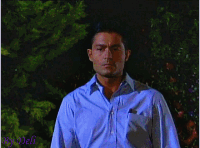  photo YL9rg4diJQCO_zpsyb6u1vyy.gif