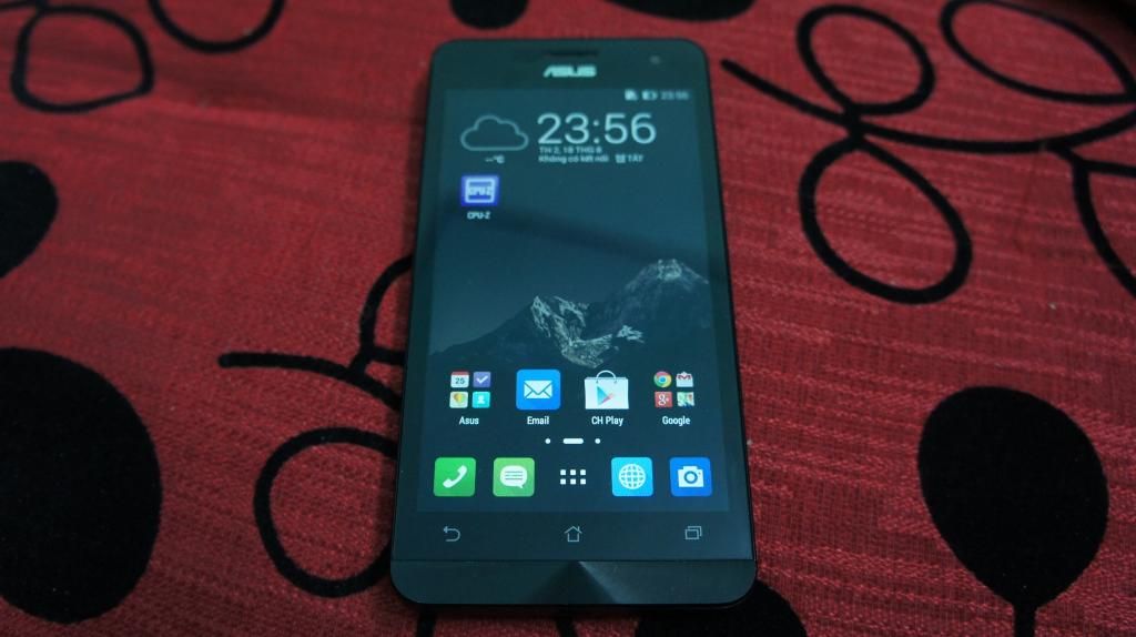 Bán nhanh Asus ZenPhone 5 T00F Ram 2G, bộ nhớ trong 16G, like new, giá rẻ nhất nè