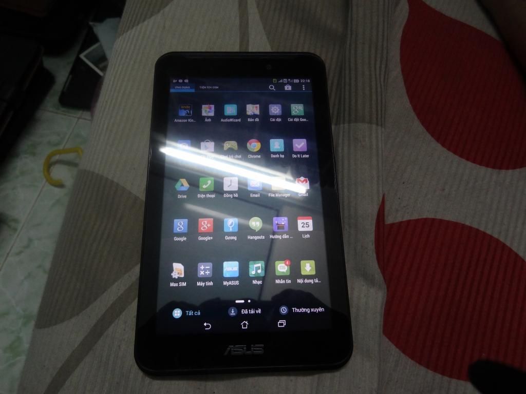 Bán nhanh 2 em Asus k004 & Asus K012 Wifi +3G nghe gọi như điện thoại, giá rẻ nè