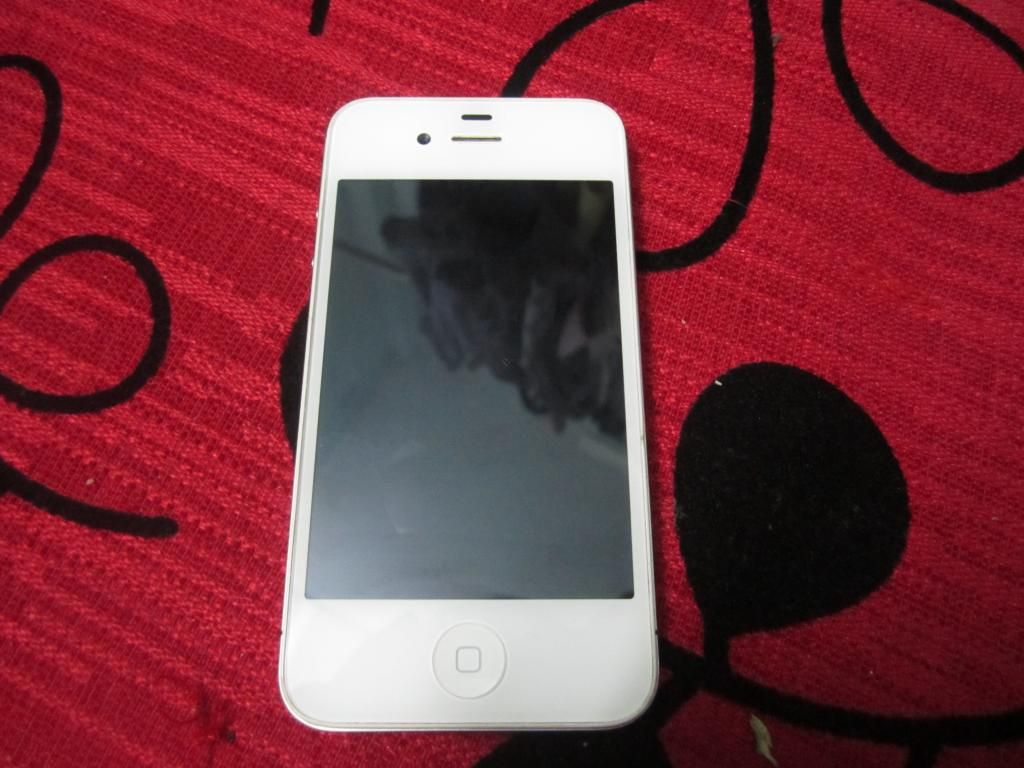Bán nhanh Iphone 4S 64G White lock Nhật đang chạy OS 6 tặng sim ghép, giá tốt nhất