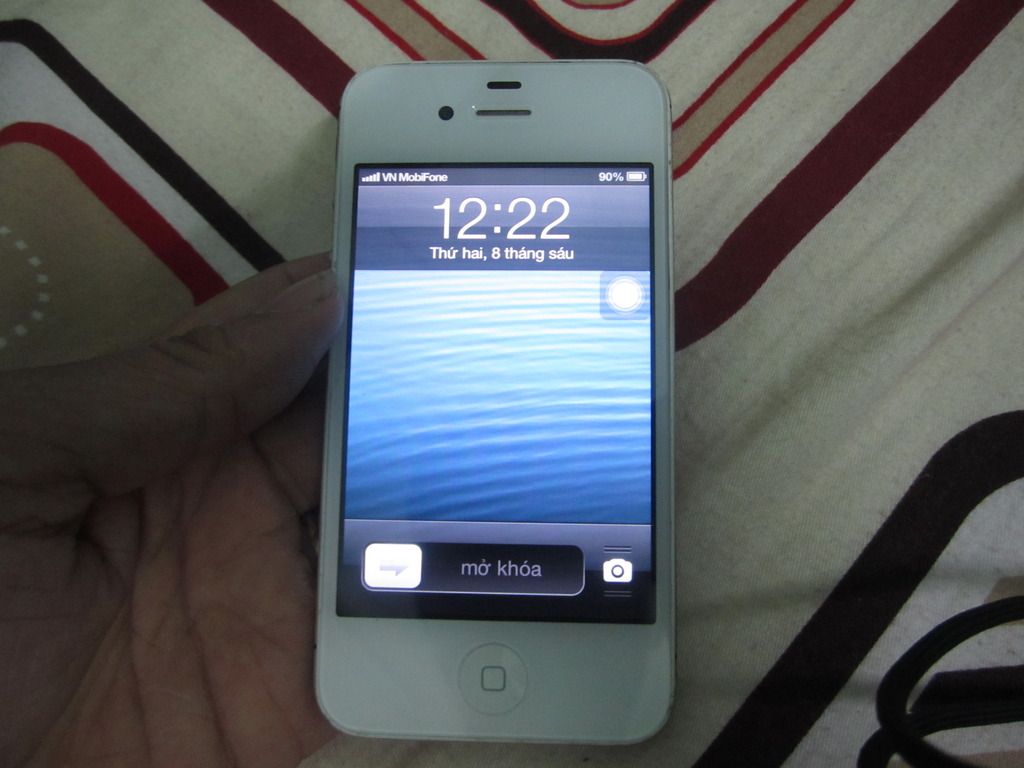 Bán Iphone 4S Trắng 16G Quốc Tế OS 6.1.2 mới 98%, zin 100%, giá tốt nhất nè