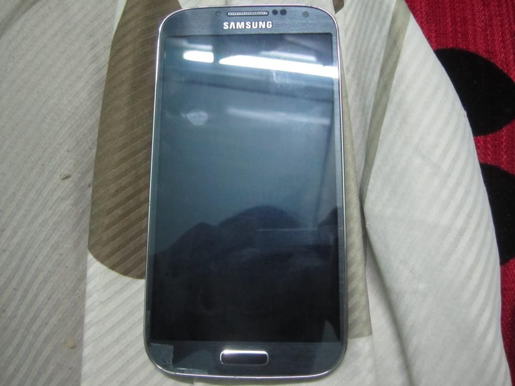 Bán Samsung S4 I9505 màu đen mới 98%, zin 100% , giá ko thể rẻ hơn
