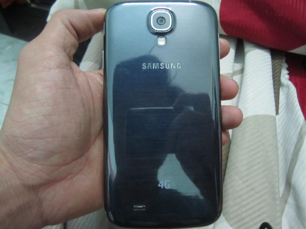 Bán Samsung S4 I9505 màu đen mới 98%, zin 100% , giá ko thể rẻ hơn - 1