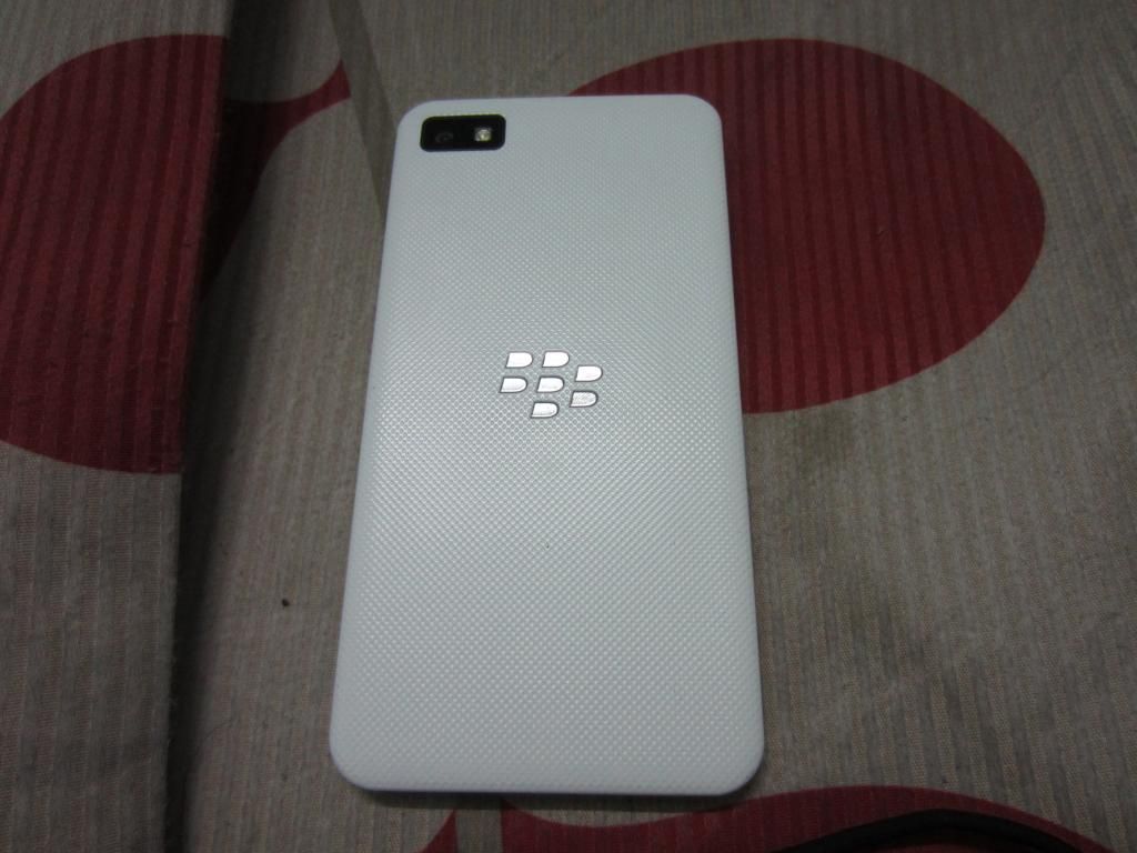 Bán nhanh Blackberry Z10 STL-100 mới 99%, còn BH 10 tháng, giá rẻ nhất nè - 1