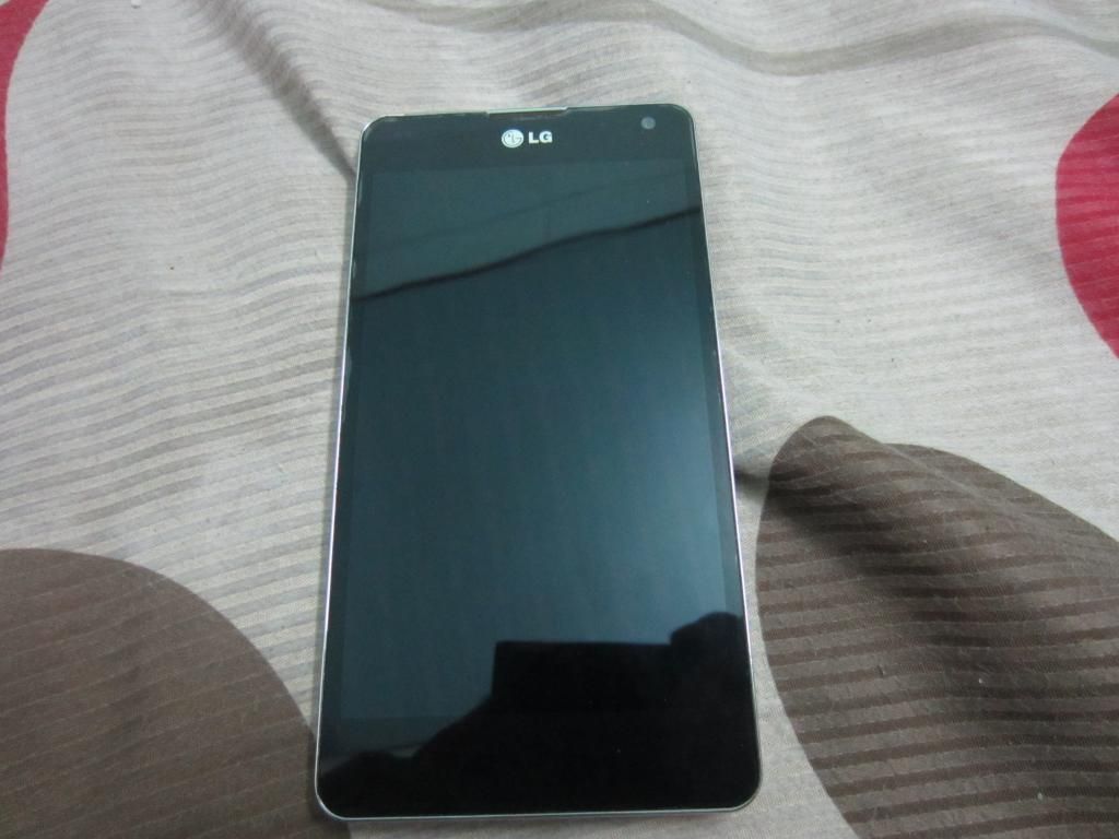 Bán nhanh LG F180s Trắng mới 99%, zin 100%, chụp hình 13 chấm,giá rẻ nhất nè