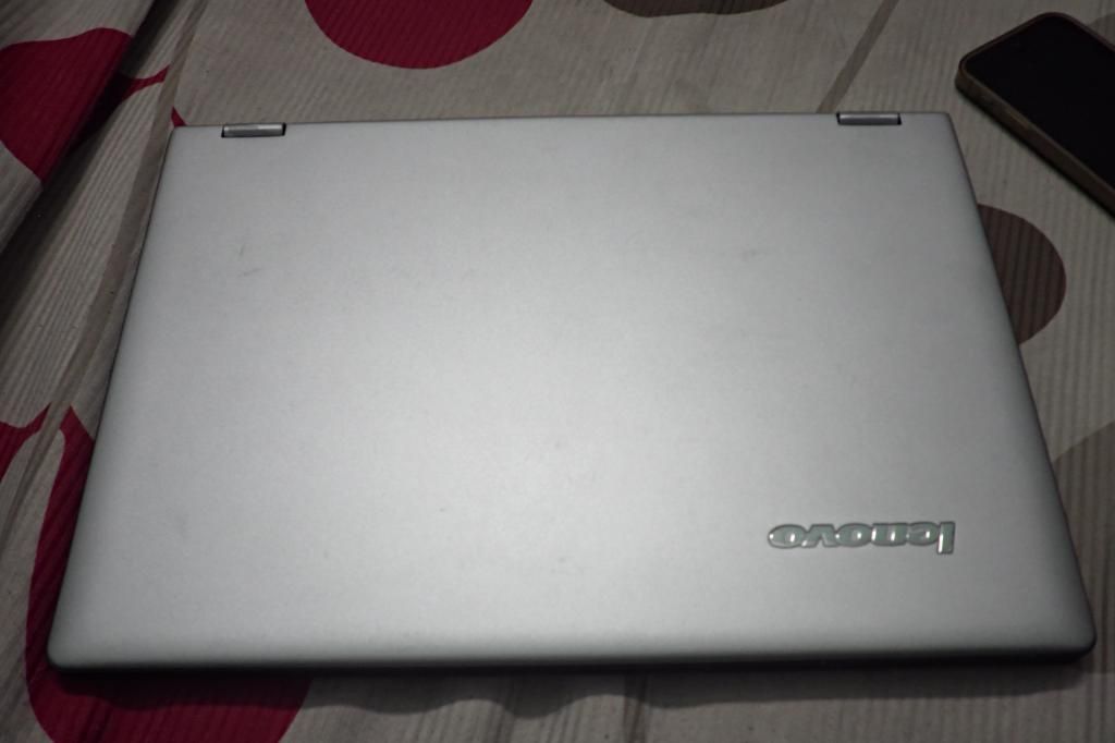 Bán nhanh Lenovo Yoga 2 11 mới 98% core i3 Haswell/4G/500G,BH 9/2015,giá rẻ nhất nè