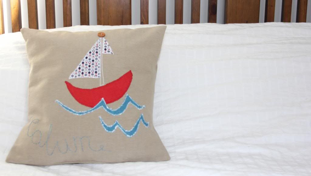 http://www.maddiemoes.com/2014/02/diy-cushion-and-giveaway.html